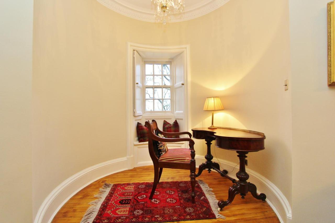 Ramsay Garden - Spacious 3-Bedroom Apartment Next To Edinburgh Castle Екстериор снимка